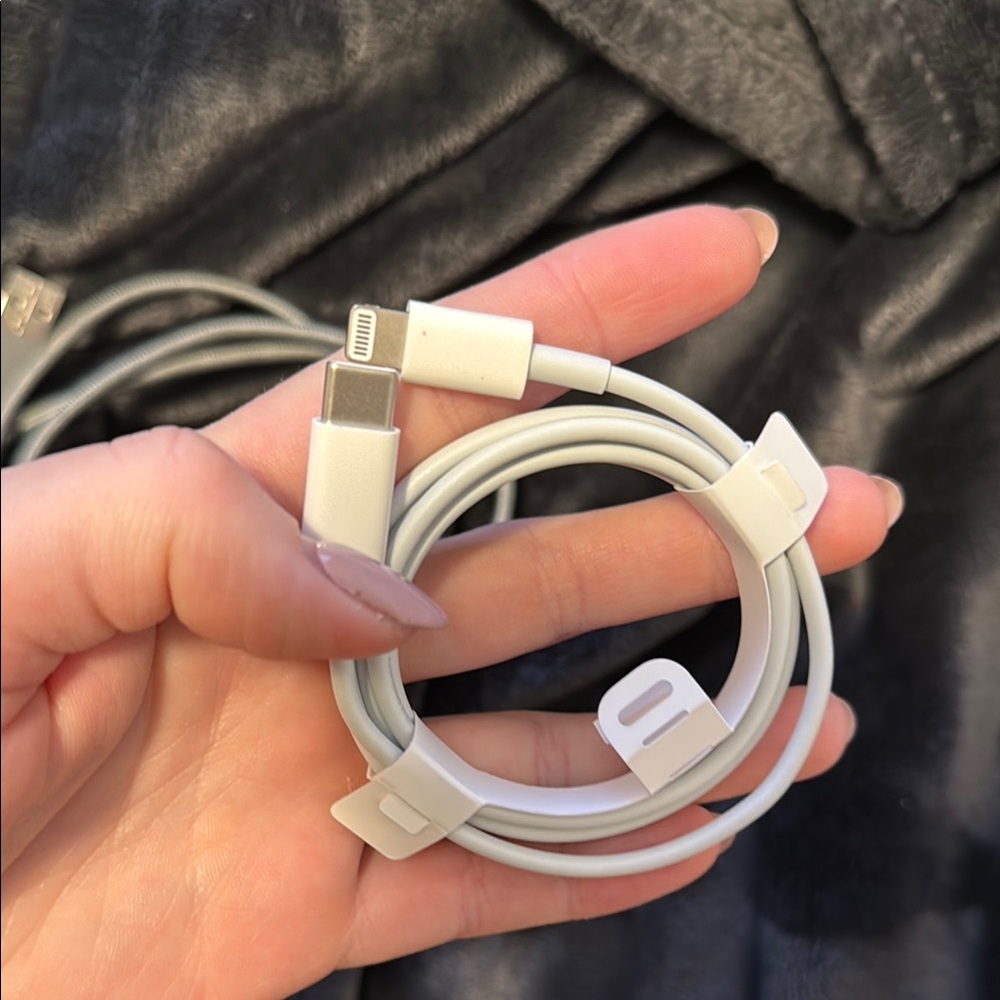 Genuine Apple Brand new usb -C to Lightning Cable